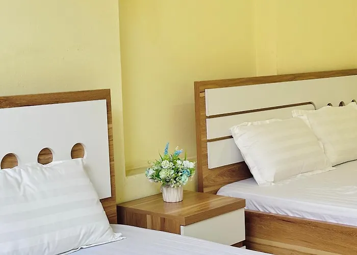 Khách sạn hẻo lánh Kim Anh *